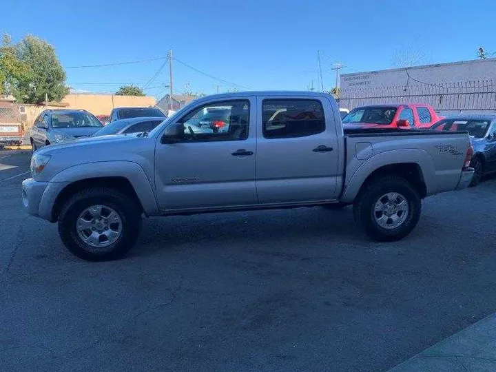 SILVER, 2006 TOYOTA TACOMA DOUBLE CAB Image 23