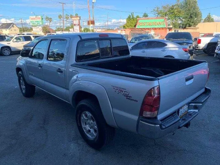 SILVER, 2006 TOYOTA TACOMA DOUBLE CAB Image 25