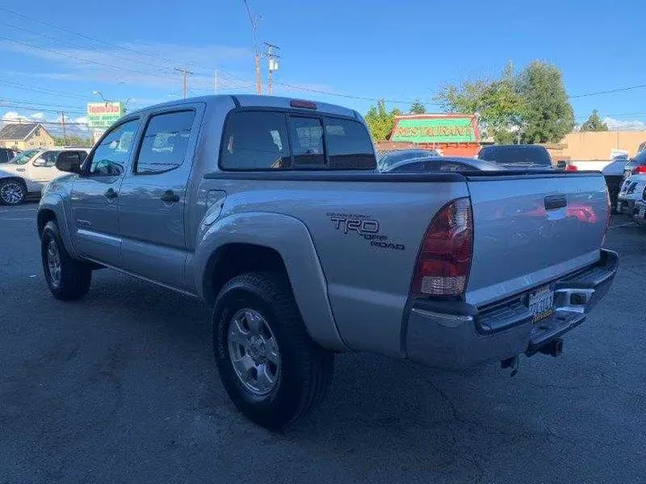 SILVER, 2006 TOYOTA TACOMA DOUBLE CAB Image 27