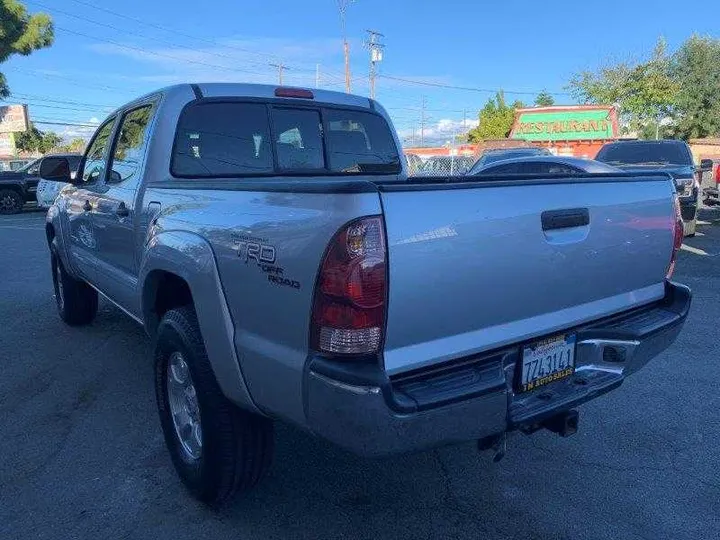 SILVER, 2006 TOYOTA TACOMA DOUBLE CAB Image 30