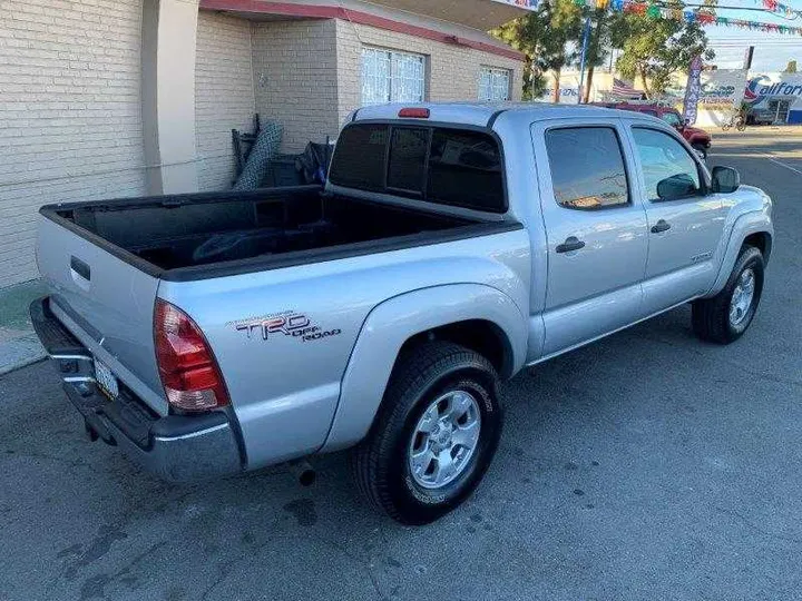 SILVER, 2006 TOYOTA TACOMA DOUBLE CAB Image 38