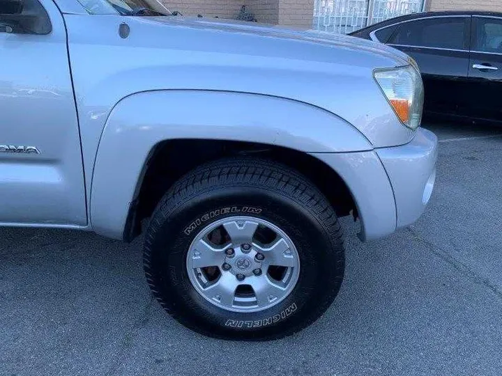 SILVER, 2006 TOYOTA TACOMA DOUBLE CAB Image 62