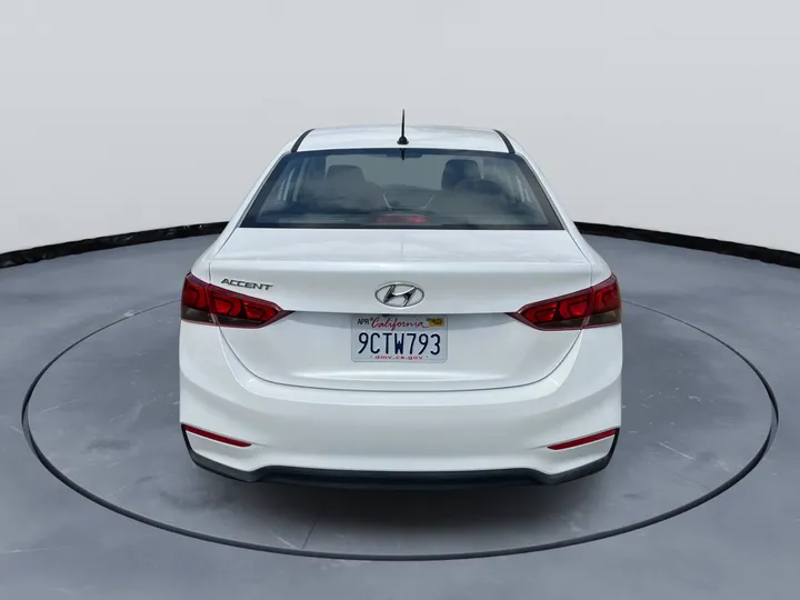WHITE, 2020 HYUNDAI ACCENT Image 11