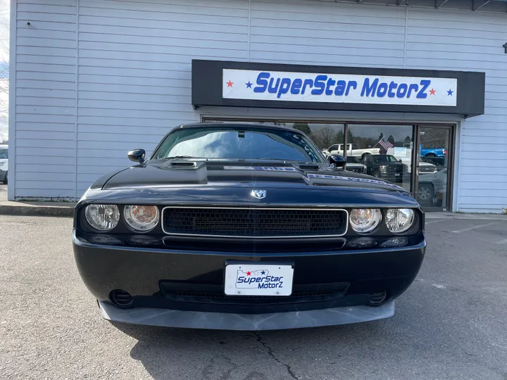 BLACK, 2010 DODGE CHALLENGER Image 2