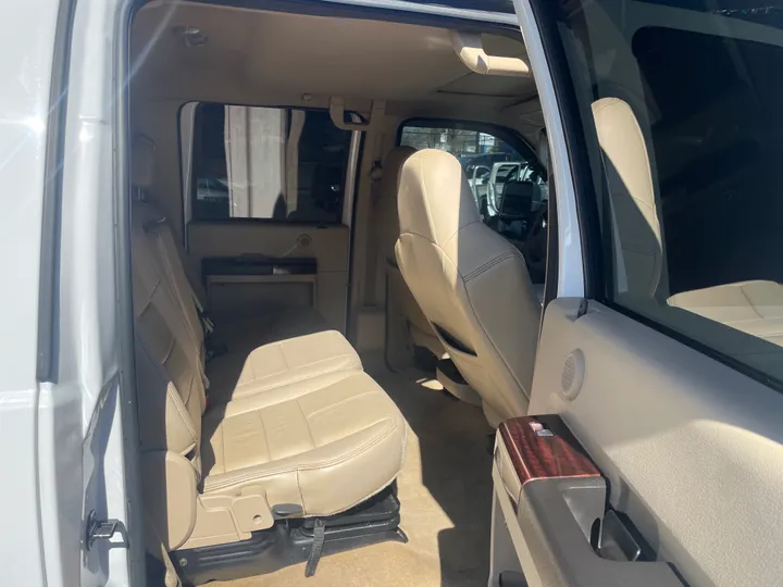 WHITE, 2008 FORD F450 SUPER DUTY CREW CAB Image 20