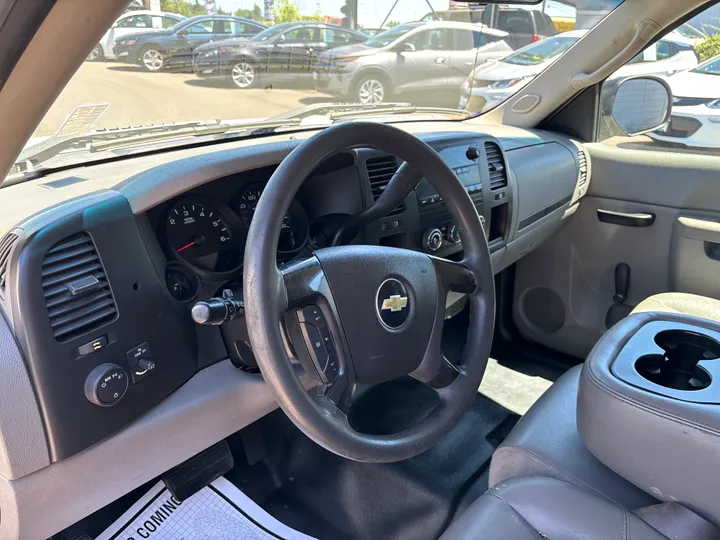 WHITE, 2013 CHEVROLET SILVERADO 1500 EXTENDED CAB Image 11