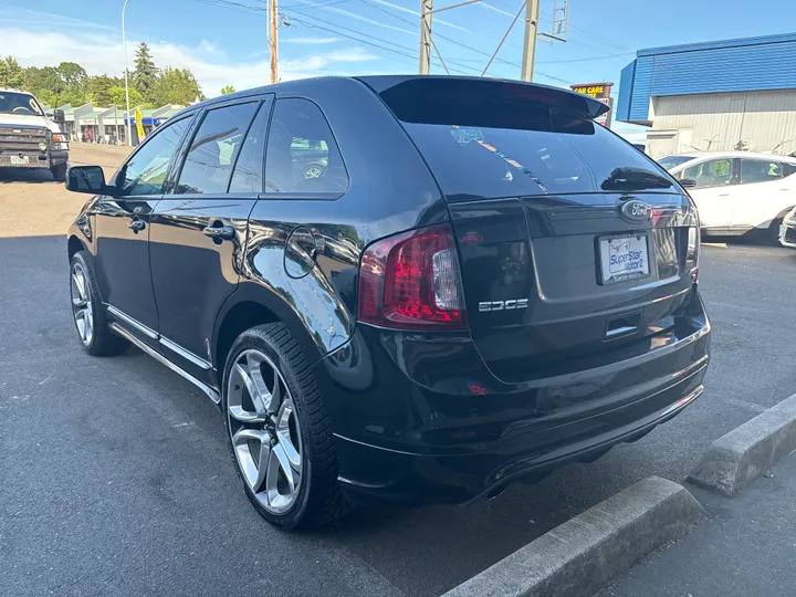 BLACK, 2011 FORD EDGE Image 5