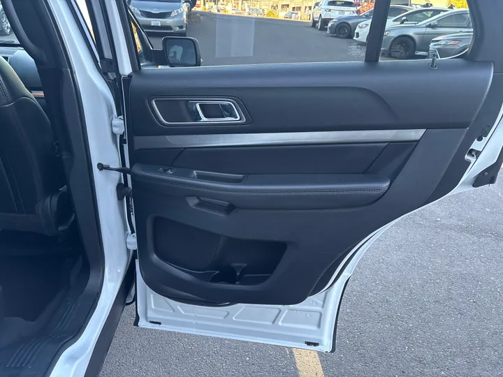 RED, 2019 FORD EXPLORER Image 19
