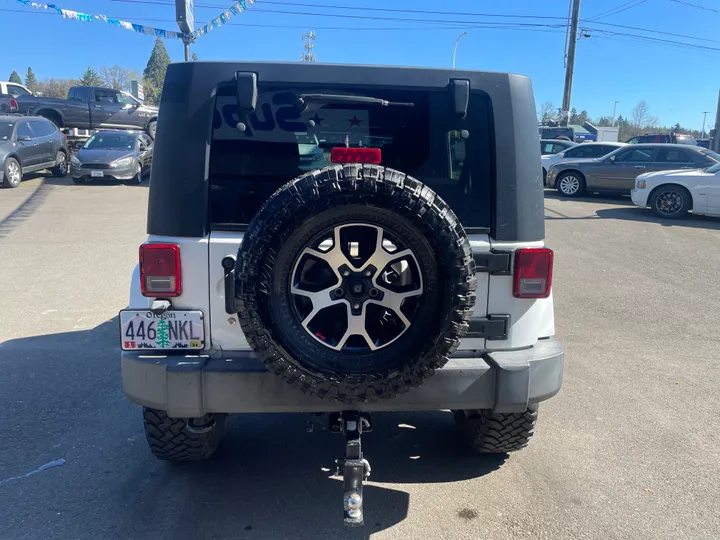 WHITE, 2011 JEEP WRANGLER Image 6