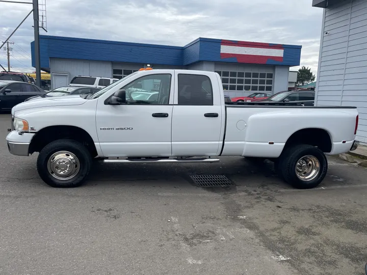 WHITE, 2005 DODGE RAM 3500 DUALLY 5.9 DIESEL MANUAL Image 4