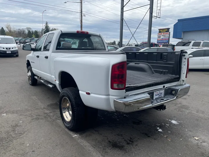 WHITE, 2005 DODGE RAM 3500 DUALLY 5.9 DIESEL MANUAL Image 5