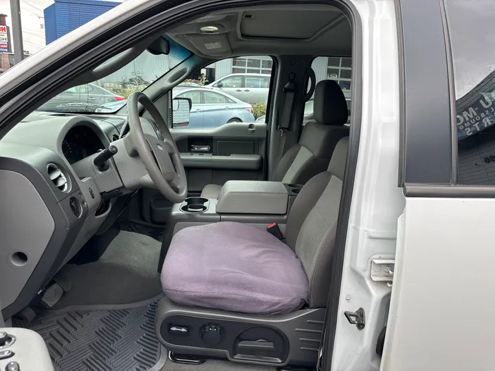 WHITE, 2005 FORD F150 SUPERCREW CAB Image 12