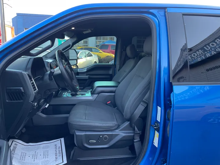 BLUE, 2016 FORD F150 SUPERCREW CAB Image 10