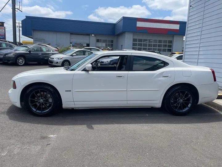 WHITE, 2006 DODGE CHARGER Image 4