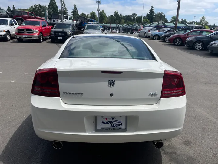 WHITE, 2006 DODGE CHARGER Image 6