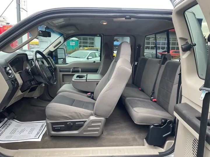 SILVER, 2010 FORD F350 SUPER DUTY SUPER CAB Image 17