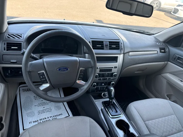 WHITE, 2010 FORD FUSION Image 15