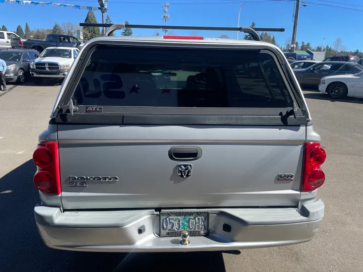 SILVER, 2005 DODGE DAKOTA QUAD CAB Image 6