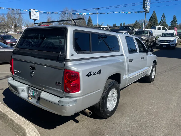 SILVER, 2005 DODGE DAKOTA QUAD CAB Image 7