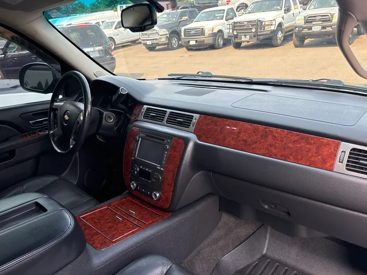 BLACK, 2012 CHEVROLET TAHOE Image 24