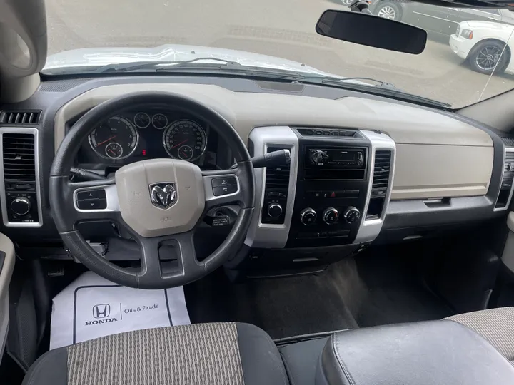 WHITE, 2011 RAM 1500 CREW CAB Image 15