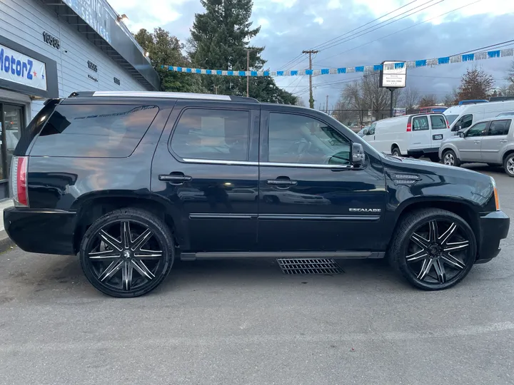 BLACK, 2012 CADILLAC ESCALADE Image 8