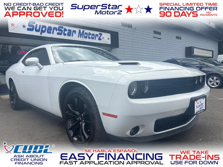 WHITE, 2018 DODGE CHALLENGER Image 1