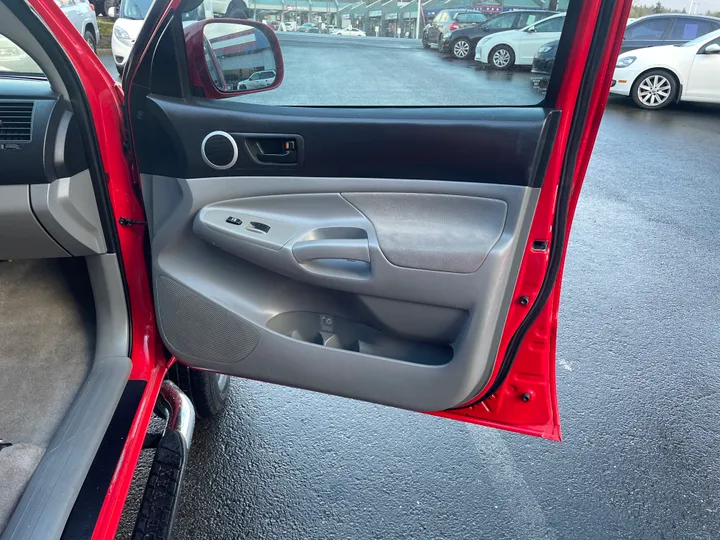 RED, 2007 TOYOTA TACOMA DOUBLE CAB Image 17