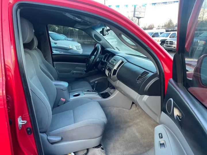 RED, 2007 TOYOTA TACOMA DOUBLE CAB Image 18