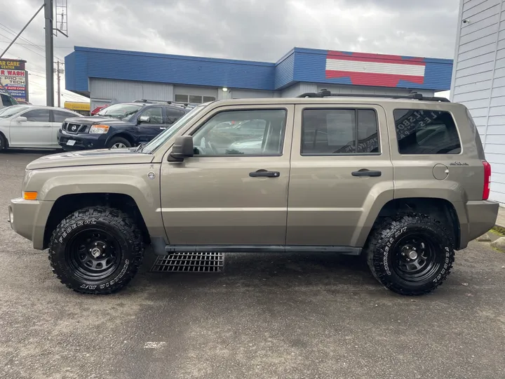 BEIGE, 2008 JEEP PATRIOT Image 4