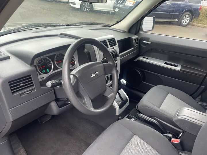 BEIGE, 2008 JEEP PATRIOT Image 13