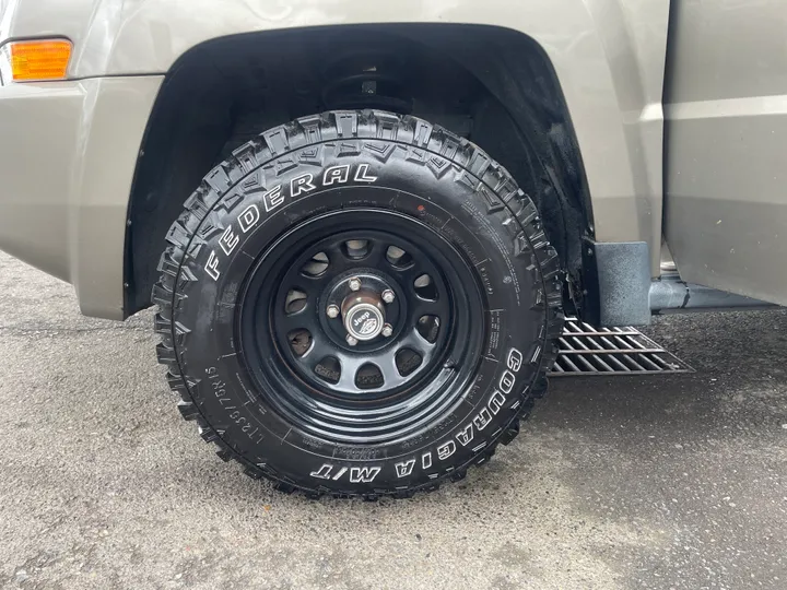 BEIGE, 2008 JEEP PATRIOT Image 26