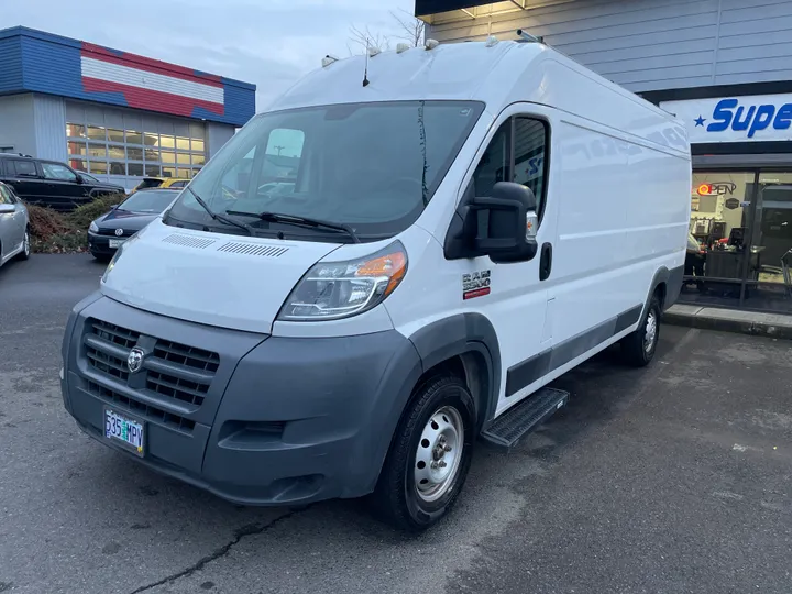 WHITE, 2016 RAM PROMASTER CARGO VAN Image 3