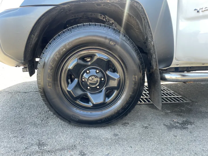 WHITE, 2015 TOYOTA TACOMA ACCESS CAB Image 21