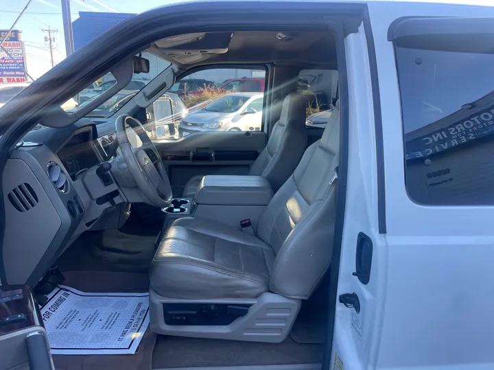 WHITE, 2008 FORD F350 DIESEL Image 11