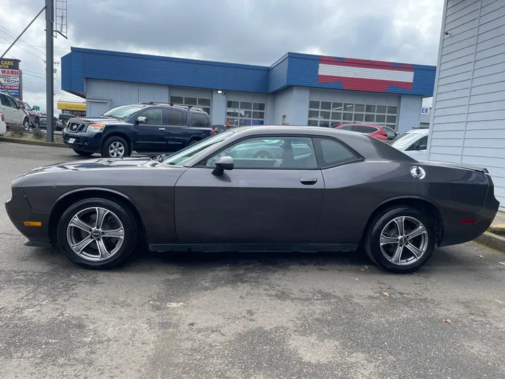 GRAY, 2014 DODGE CHALLENGER Image 4