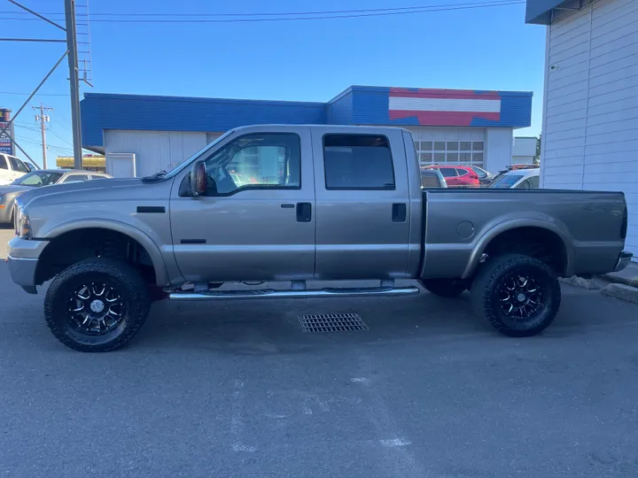 BEIGE, 2006 FORD F250 SUPER DUTY CREW CAB Image 4