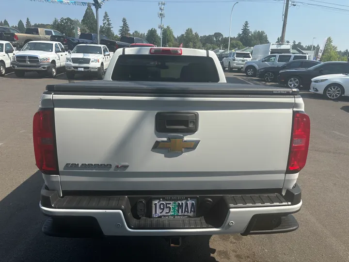 WHITE, 2020 CHEVROLET COLORADO CREW CAB Image 6