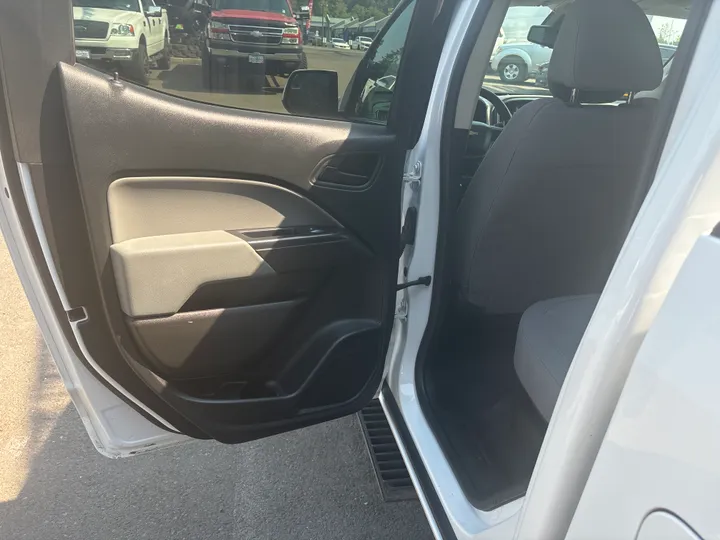 WHITE, 2020 CHEVROLET COLORADO CREW CAB Image 13