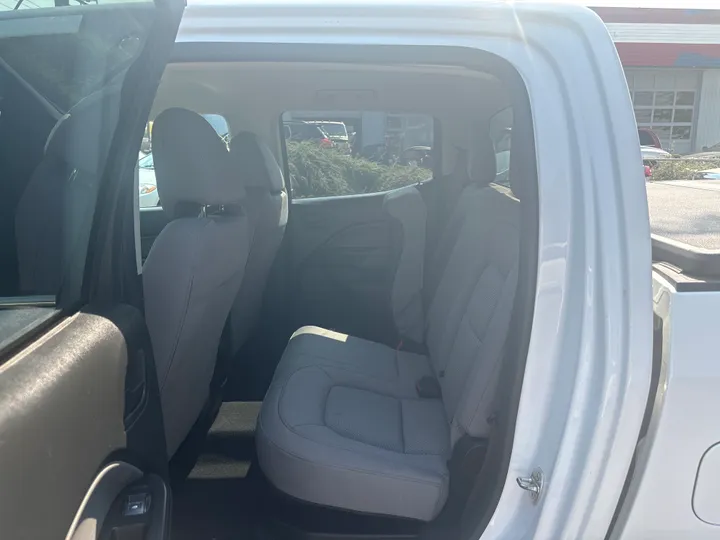 WHITE, 2020 CHEVROLET COLORADO CREW CAB Image 14