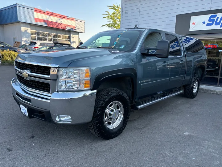 BLUE, 2008 CHEVROLET SILVERADO 2500 HD CREW CAB Image 3