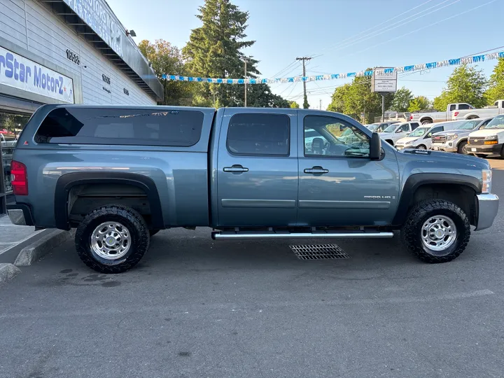 BLUE, 2008 CHEVROLET SILVERADO 2500 HD CREW CAB Image 8