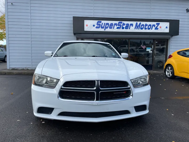 WHITE, 2013 DODGE CHARGER Image 2