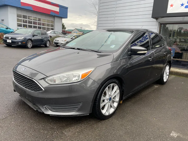 GRAY, 2016 FORD FOCUS Image 3