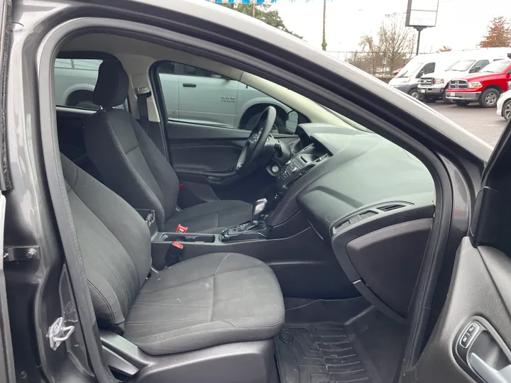 GRAY, 2016 FORD FOCUS Image 18