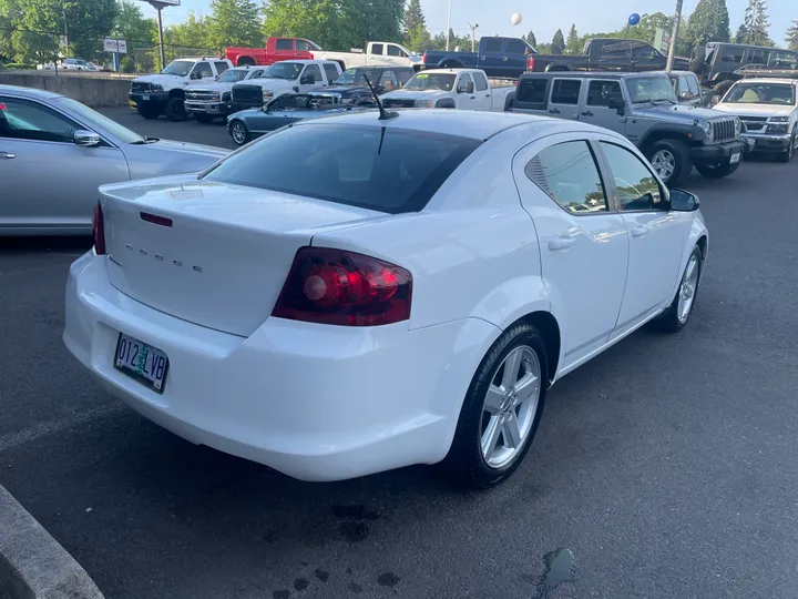 WHITE, 2013 DODGE AVENGER Image 7