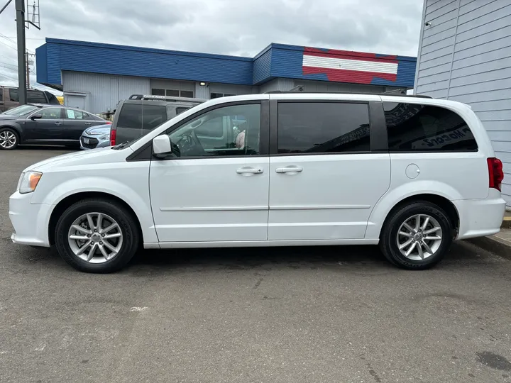 WHITE, 2016 DODGE GRAND CARAVAN PASSENGER Image 4