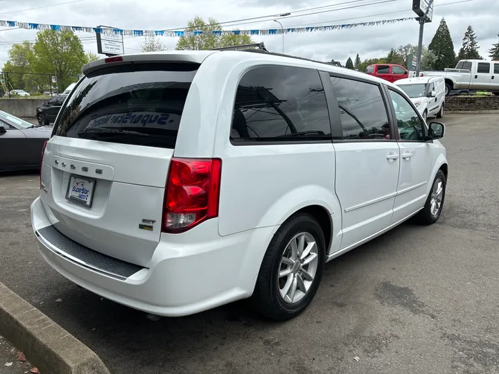 WHITE, 2016 DODGE GRAND CARAVAN PASSENGER Image 7