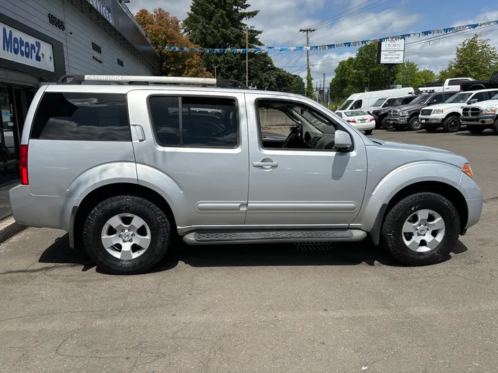 SILVER, 2007 NISSAN PATHFINDER Image 8