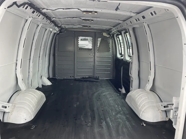 WHITE, 2021 CHEVROLET EXPRESS 2500 CARGO Image 13